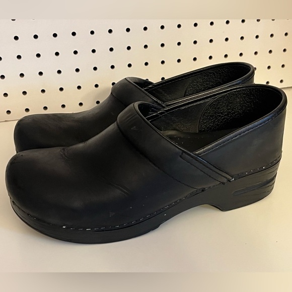 Dansko Professional in Black - Picture 10 of 16